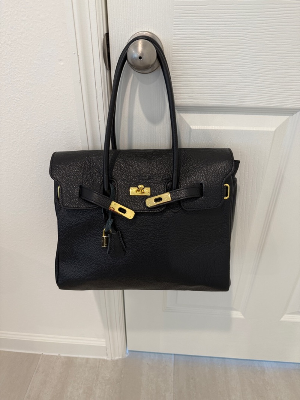 Hermès-Inspired Black Leather Satchel with Gold Hardware made in Italy